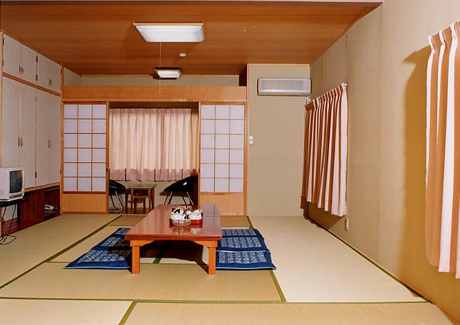 �����h�Ƀz�e���V���n�}�̋q��